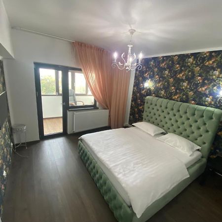 Violetta Apartament ブザウ エクステリア 写真