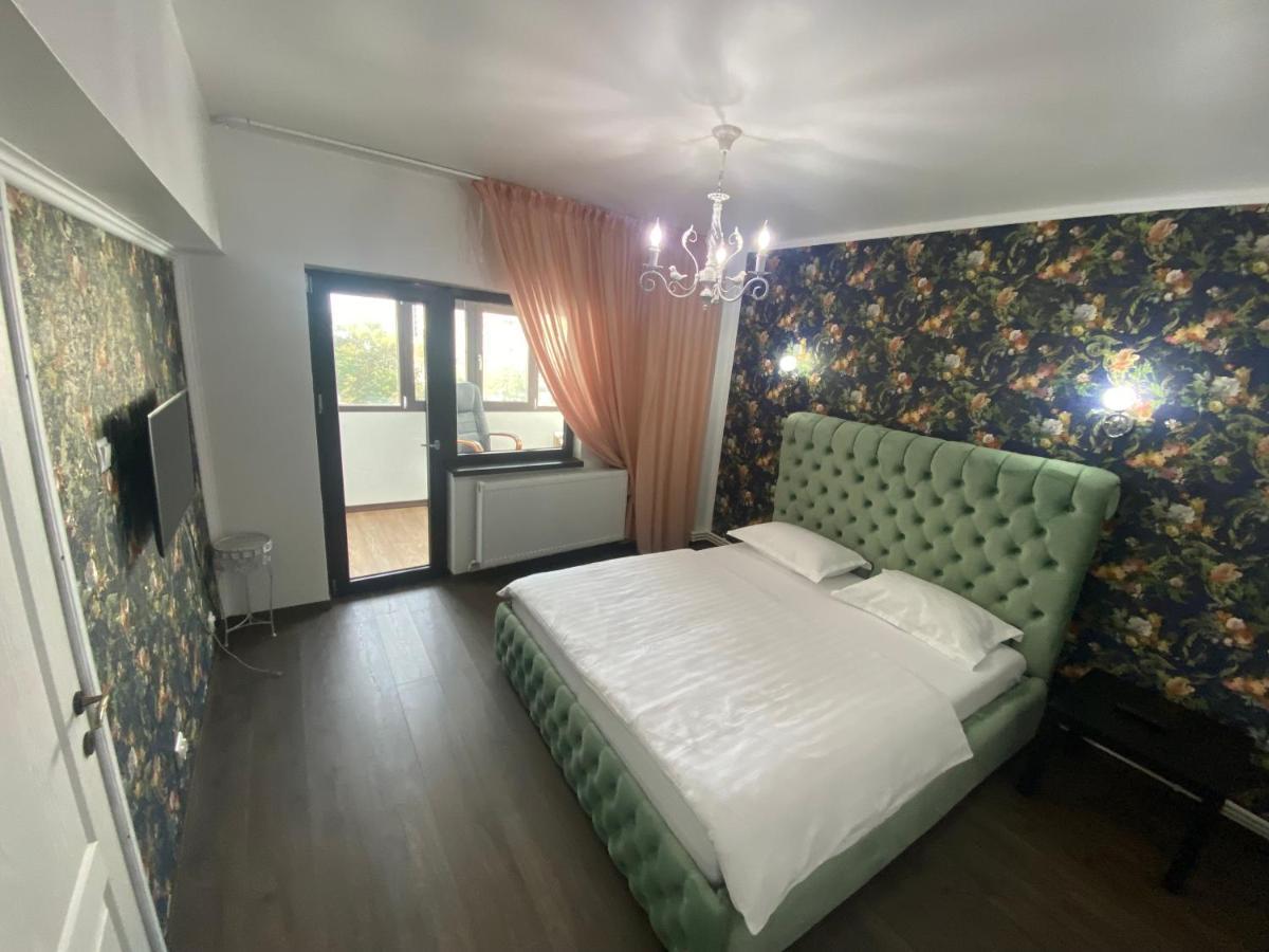 Violetta Apartament ブザウ エクステリア 写真